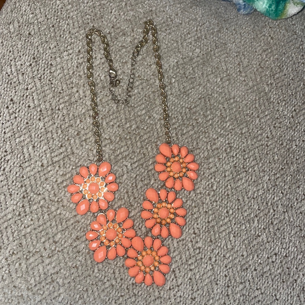 Coral Statement Necklace 6$